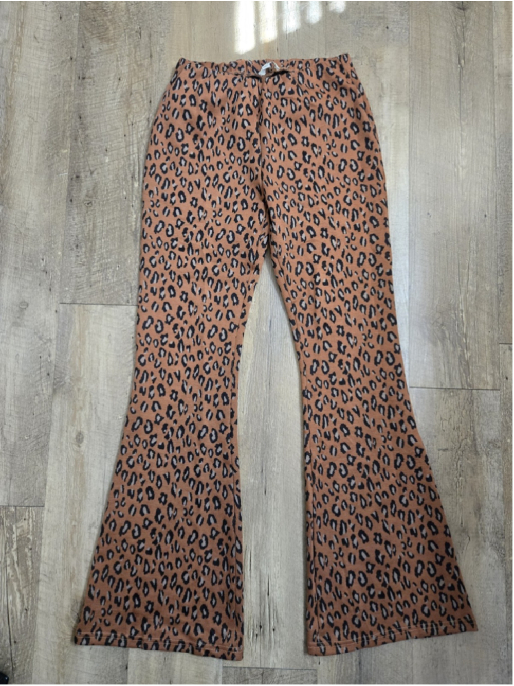 Umgee Leopard Print Flare Leg Pants M High Rise Knit Bell Bottom Animal Stretchy